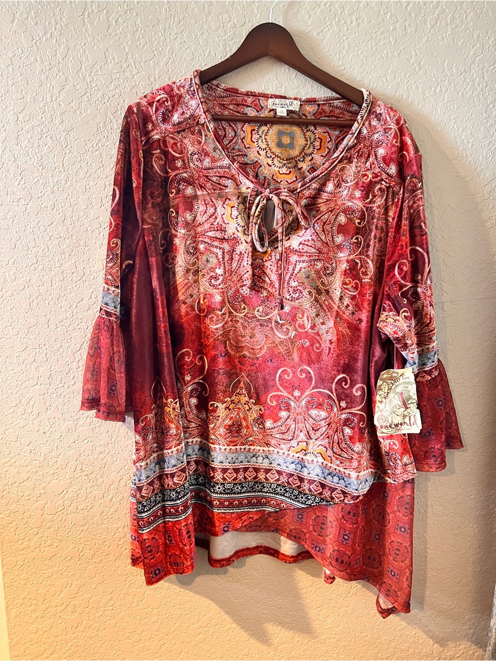 NWT One World Top 2X Red Paisley Boho Tie-Neck Bell Sleeve Women's Tunic